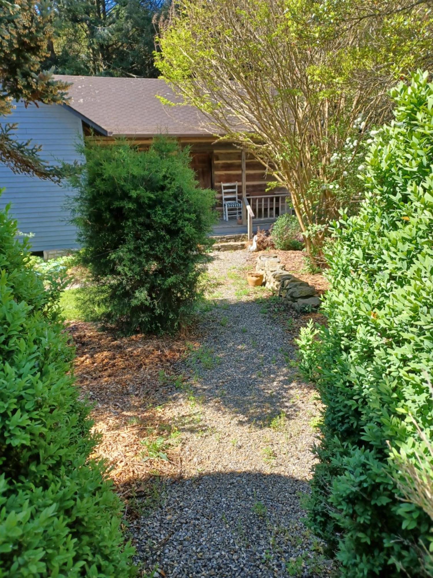 Restored1850S Log Cabin, With Gazebo And Gardens! 1 Mile To Downtown Weaverville エクステリア 写真