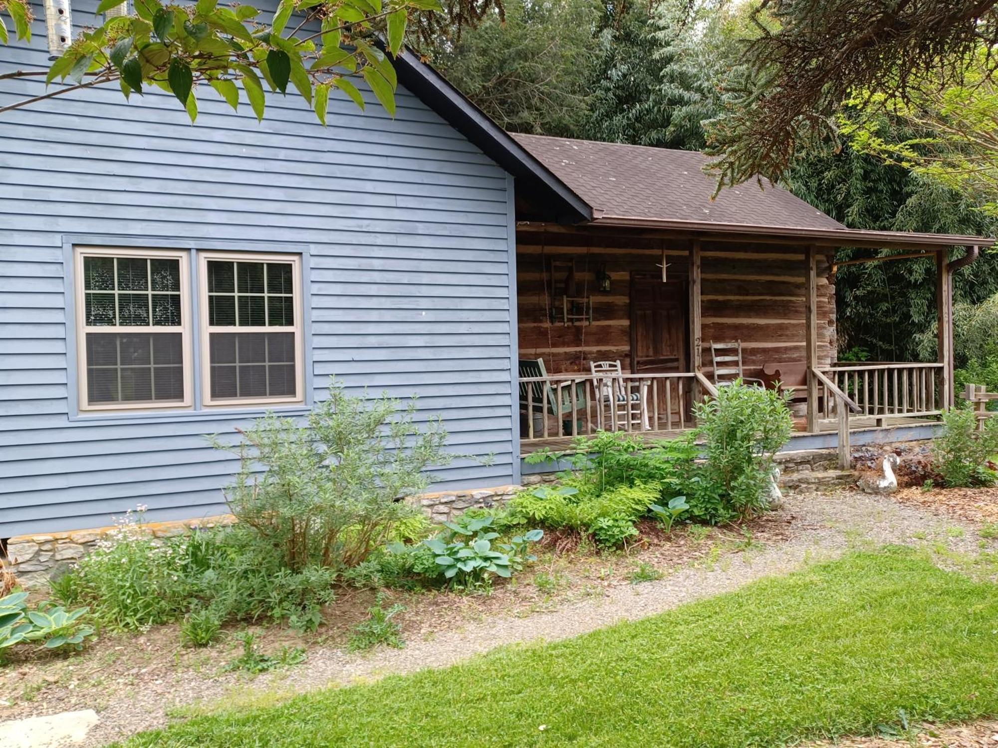 Restored1850S Log Cabin, With Gazebo And Gardens! 1 Mile To Downtown Weaverville エクステリア 写真