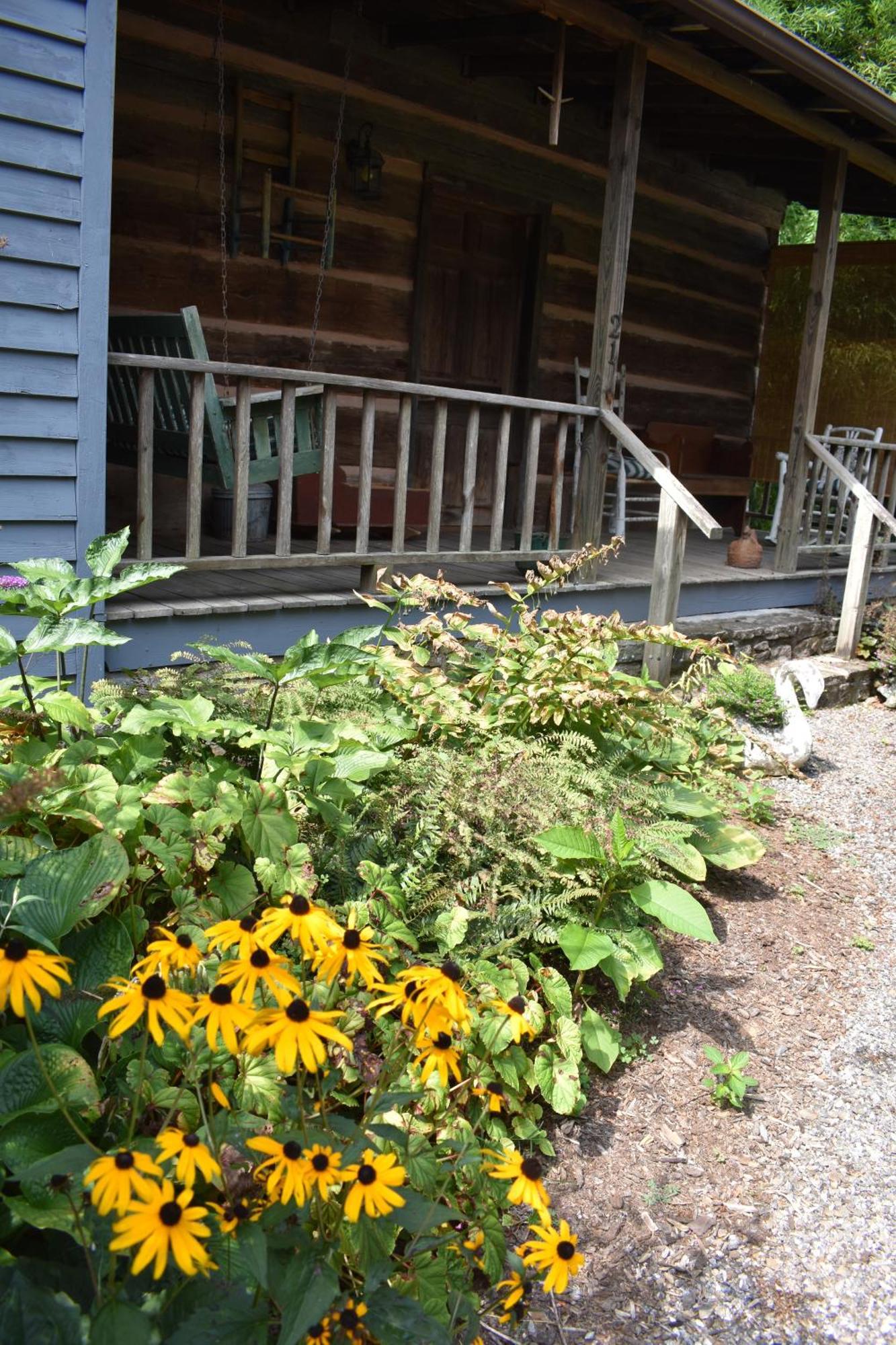 Restored1850S Log Cabin, With Gazebo And Gardens! 1 Mile To Downtown Weaverville エクステリア 写真
