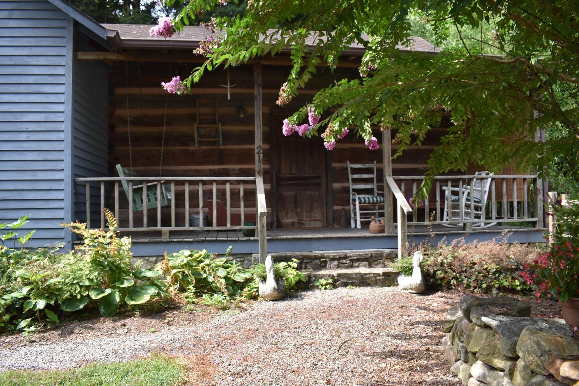 Restored1850S Log Cabin, With Gazebo And Gardens! 1 Mile To Downtown Weaverville エクステリア 写真
